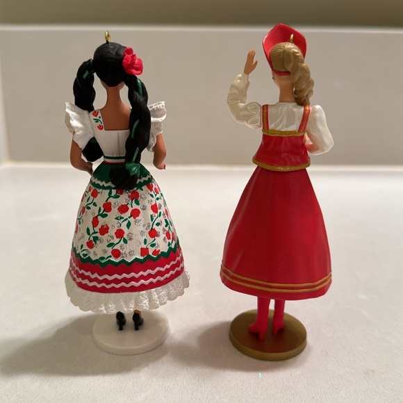 Barbie Ornament DOLLS OF THE WORLD Series by Hallmark - Picture 5 of 13